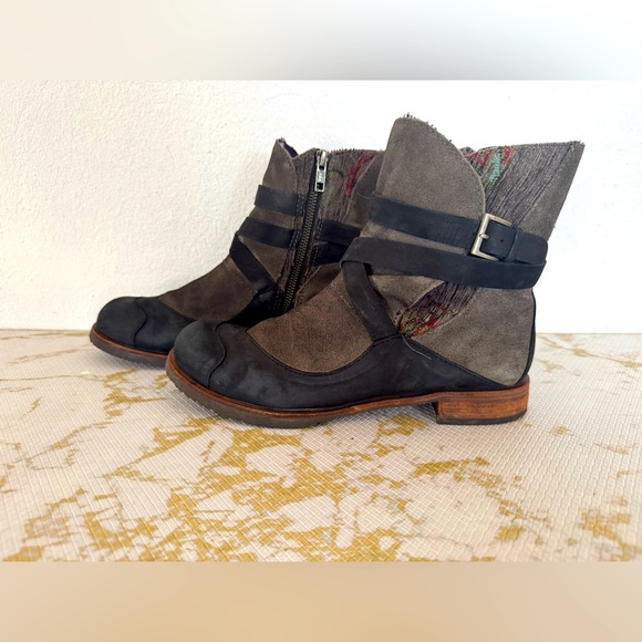🔥🔥FINAL CLEARENACE 🔥🔥 MORENATOM Gray and Black Mix Leather Boots - Picture 1 of 10